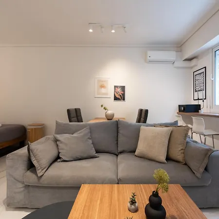*kolonaki Chic* Minimalist In